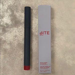 Bite Beauty Matte Crème lip crayon: Red Velvet